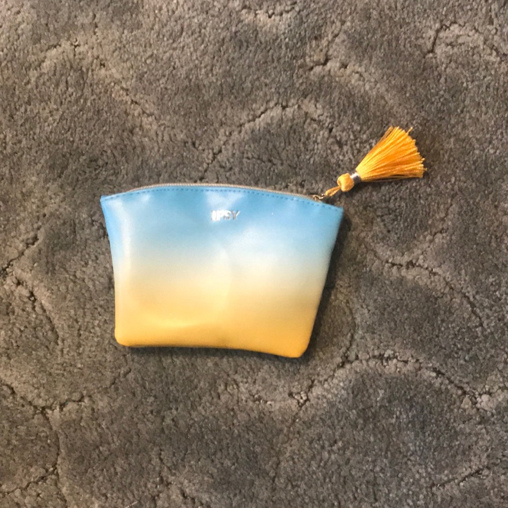 Small ipsy make up bag